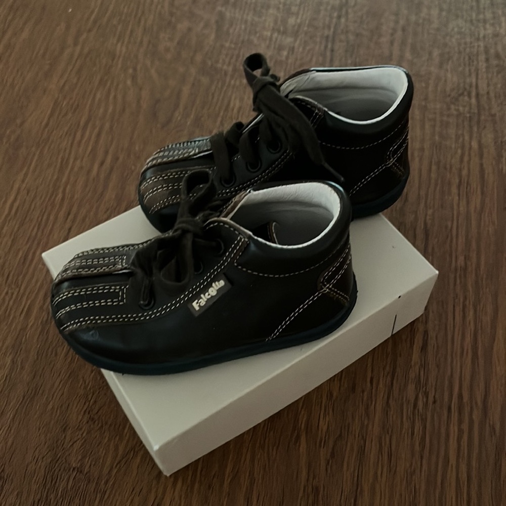Toddler boys Naturino (Falcotto) shoes, brown leather. Excellent condition